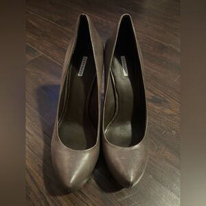 Vera Wang Taupe Pointed Toe Leather Pumps